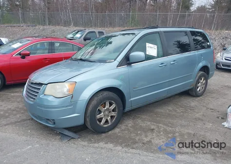2008 Chrysler Town & Country Touring z USA, uszkodzony, nr VIN 2A8HR54PX8R788373